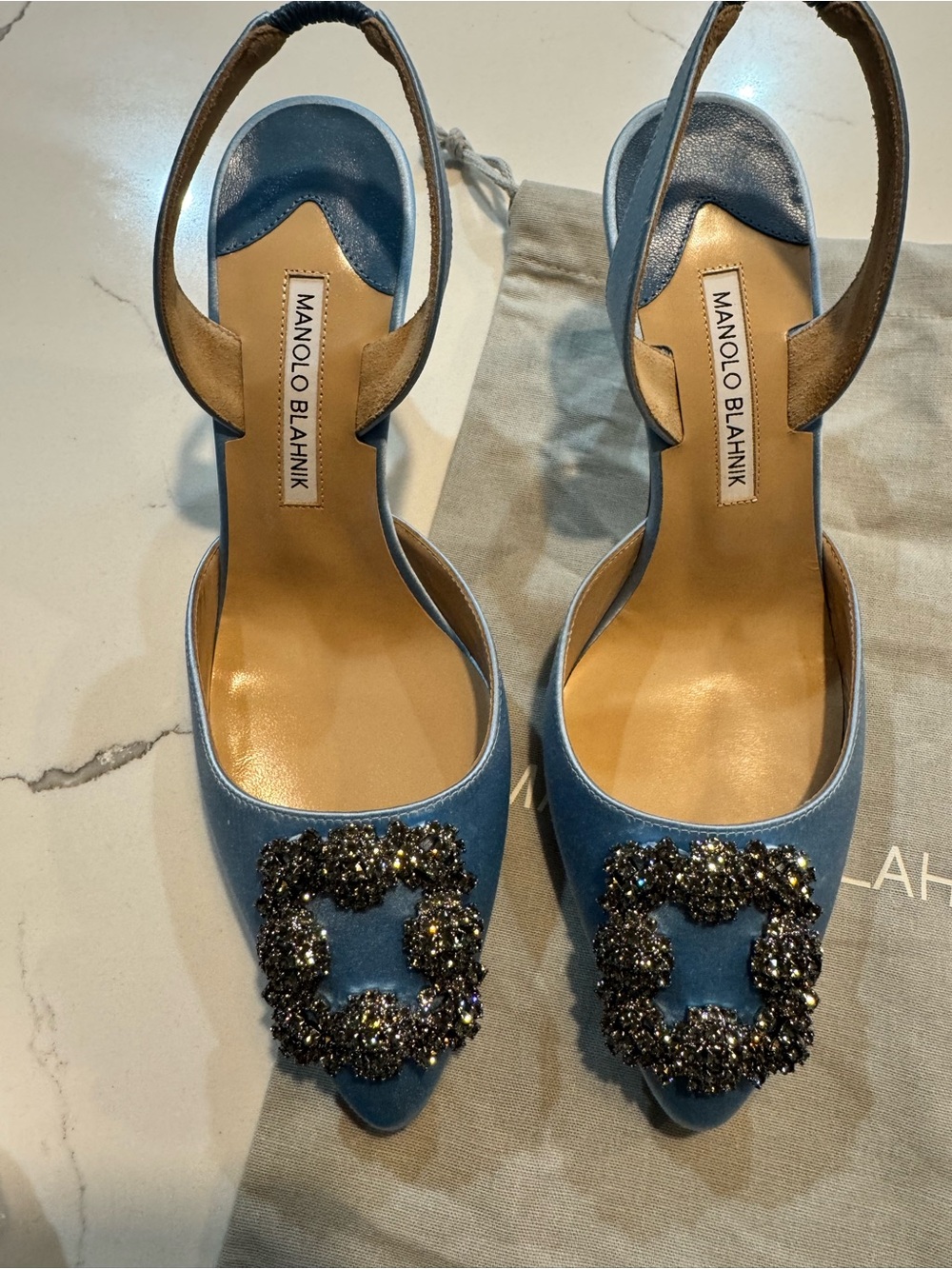 Manolo Blahnik Powder Blue Satin Slingback Pump with Crystal Buckle Hangisi 70 - Picture 4 of 12